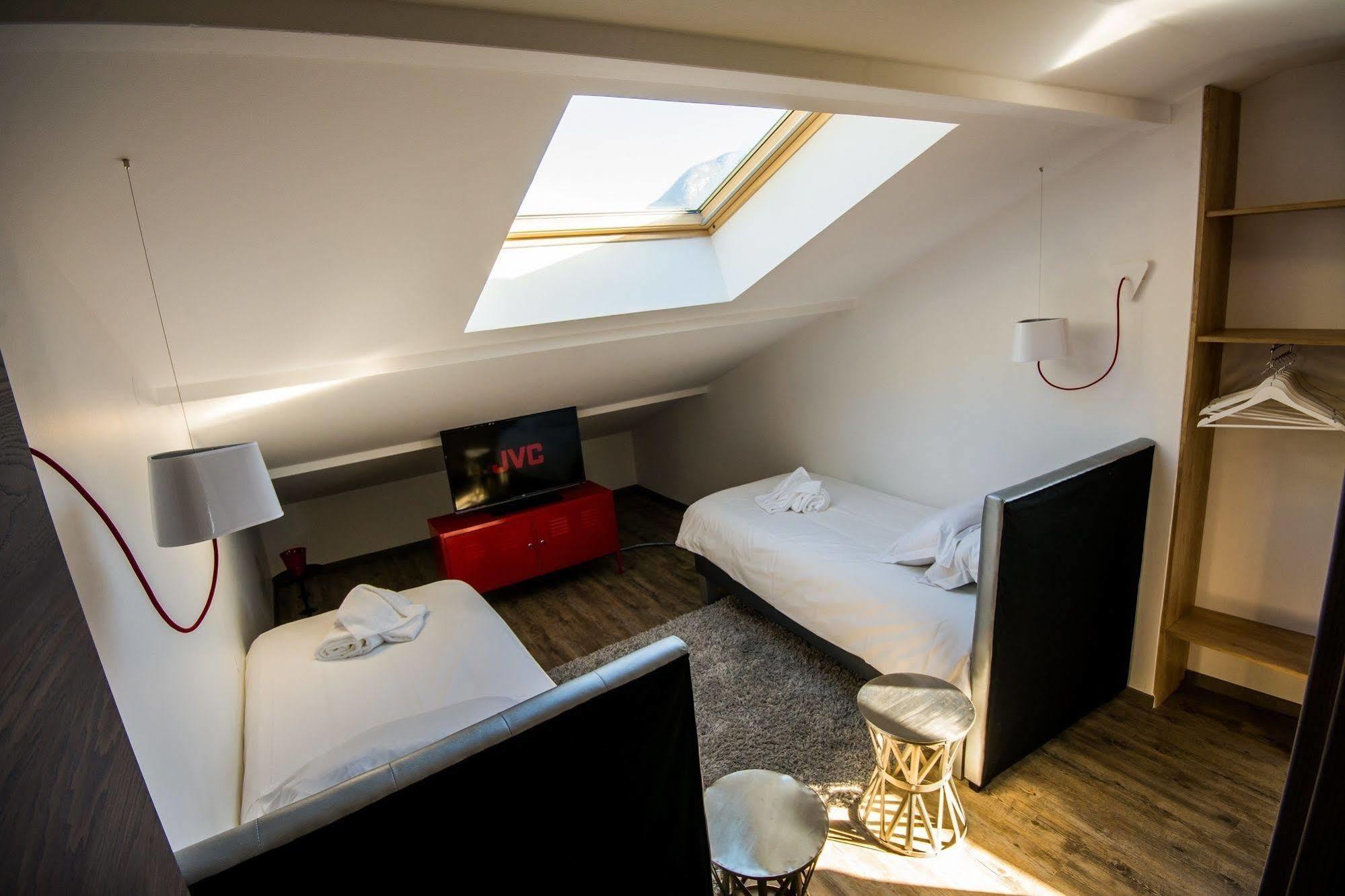 Les Catalons Villa Sevrier Luaran gambar
